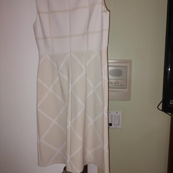 White & Gold Tahari Dress - Picture 1 of 2
